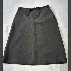 *SOLD* GAP size 2 pencil skirt, grey. EUC! Stretchy. Smoke free home